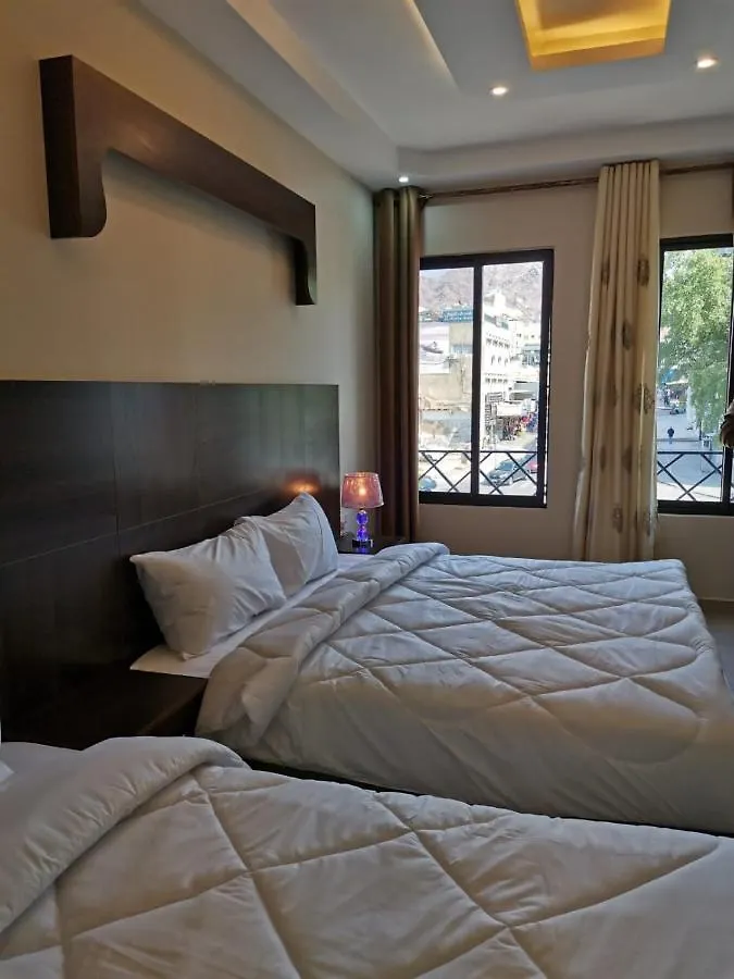 Nice View Hotel فندق الأطلالة الجميلة للعائلات فقط Aqaba