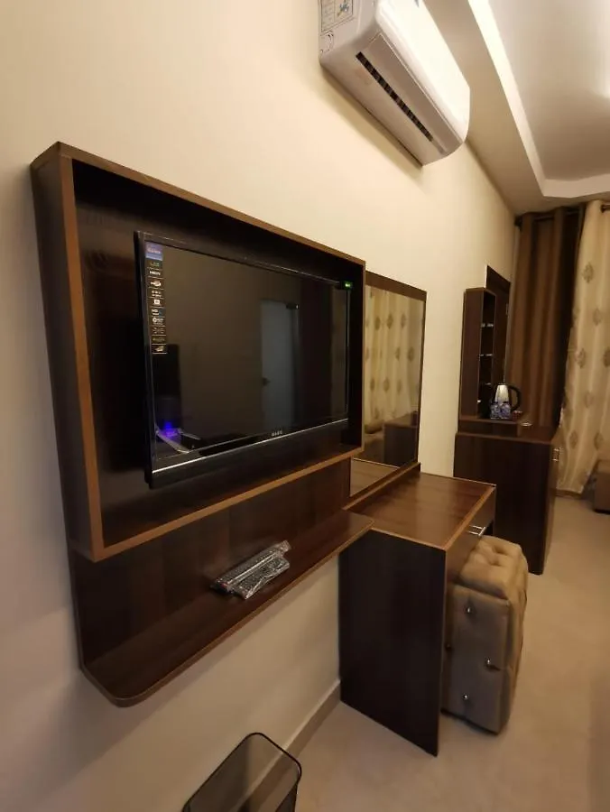 Nice View Hotel فندق الأطلالة الجميلة للعائلات فقط Aqaba Aparthotel