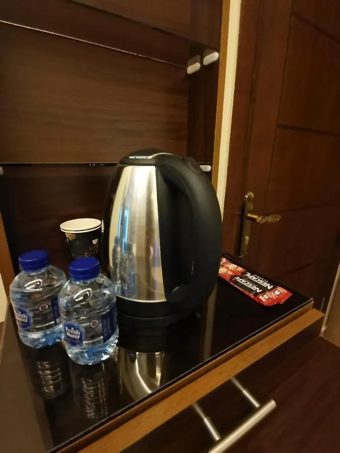 Aparthotel Nice View Hotel فندق الأطلالة الجميلة للعائلات فقط Aqaba