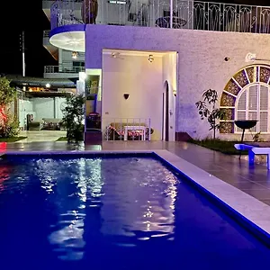 Oasis Pensión Luxor