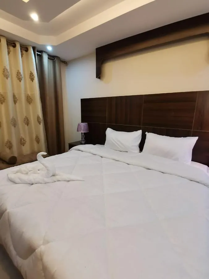 Nice View Hotel فندق الأطلالة الجميلة للعائلات فقط Aqaba