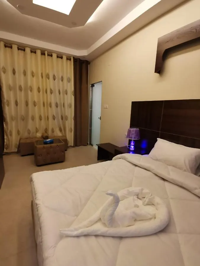 Aparthotel Nice View Hotel فندق الأطلالة الجميلة للعائلات فقط Aqaba